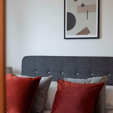 Lovely 1 Bedroom Apartment In Ashford 애슈퍼드 외부 사진