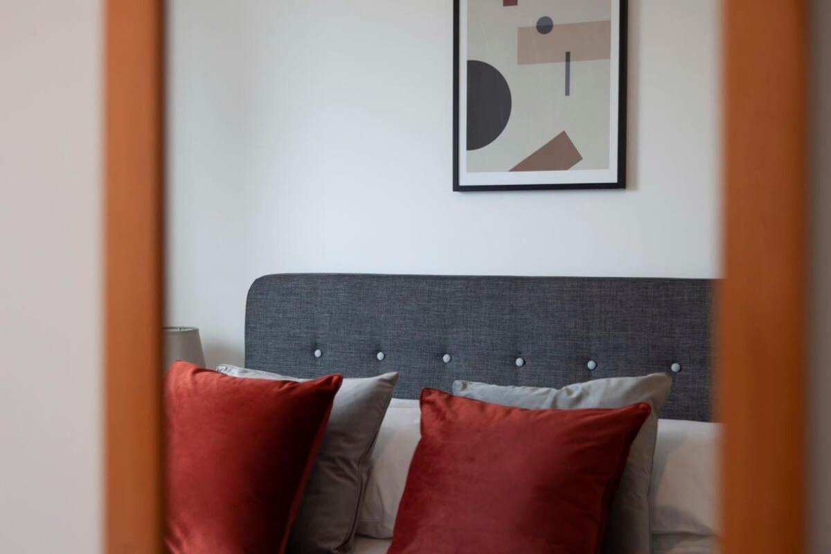 Lovely 1 Bedroom Apartment In Ashford 애슈퍼드 외부 사진