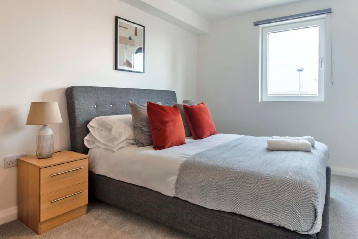 Lovely 1 Bedroom Apartment In Ashford 애슈퍼드 외부 사진
