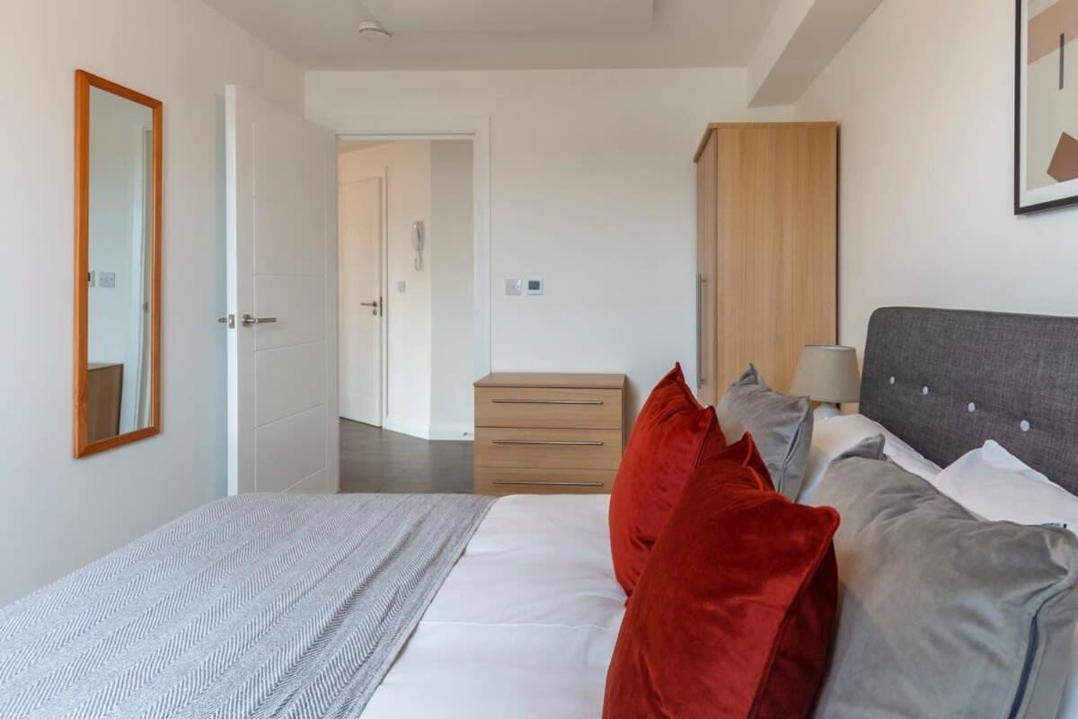 Lovely 1 Bedroom Apartment In Ashford 애슈퍼드 외부 사진