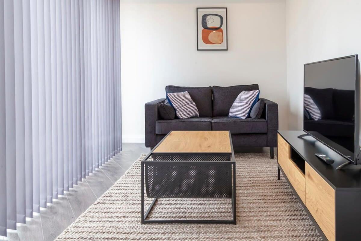 Lovely 1 Bedroom Apartment In Ashford 애슈퍼드 외부 사진