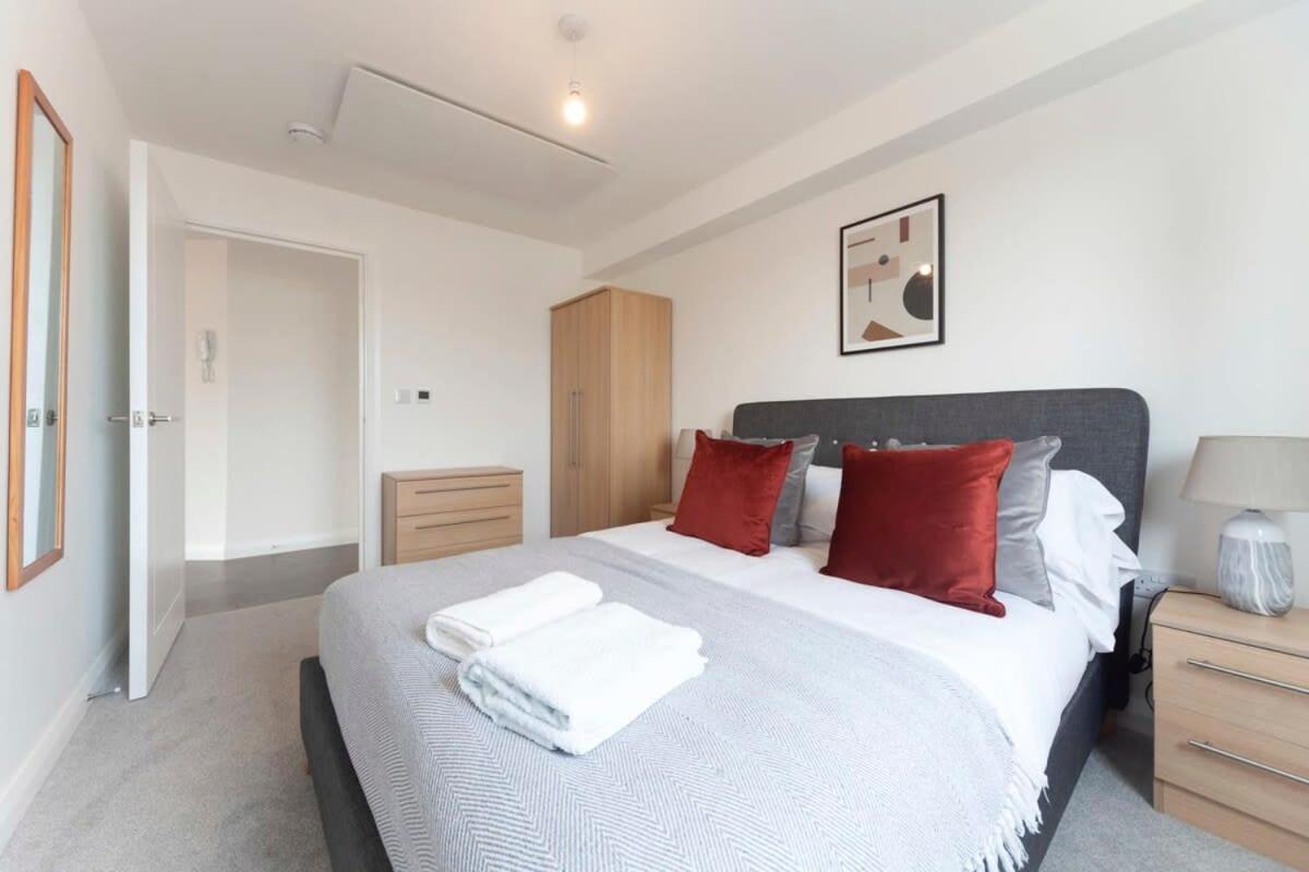 Lovely 1 Bedroom Apartment In Ashford 애슈퍼드 외부 사진
