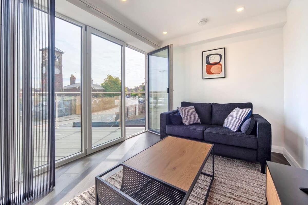 Lovely 1 Bedroom Apartment In Ashford 애슈퍼드 외부 사진